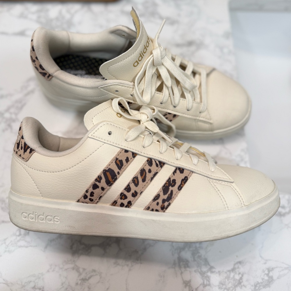 Leopard Adidas - image 1
